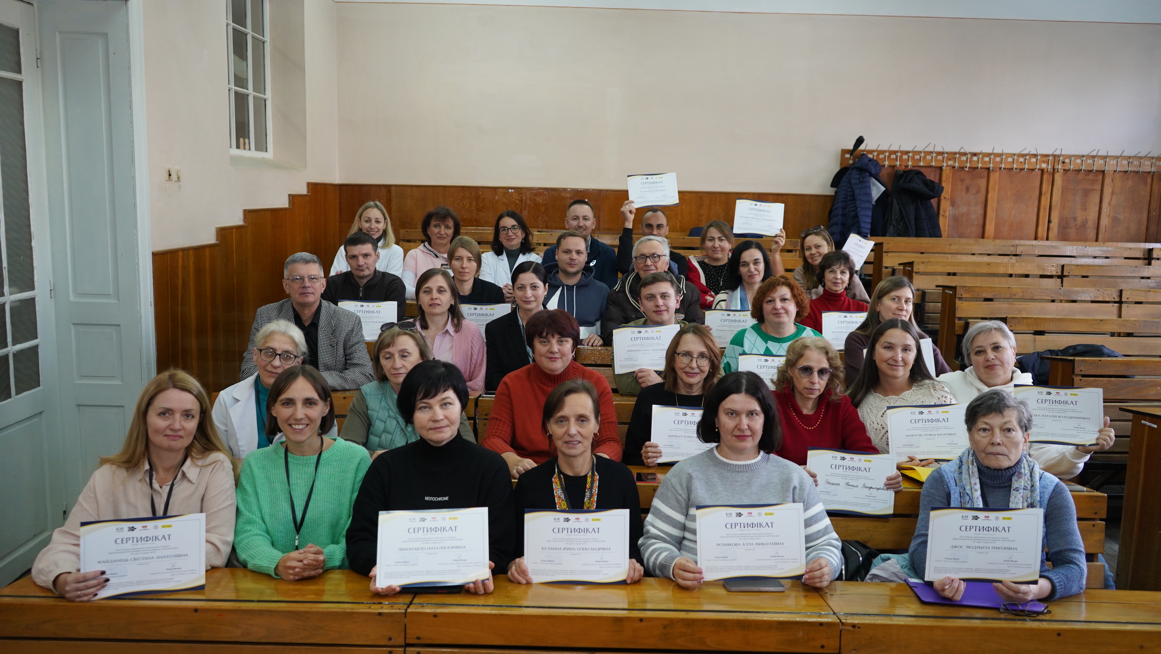 На базі ЧНУ відбувся практичний тренінг «Удосконалення експериментальних навичок вчителів хімії» за підтримки KSE Foundation