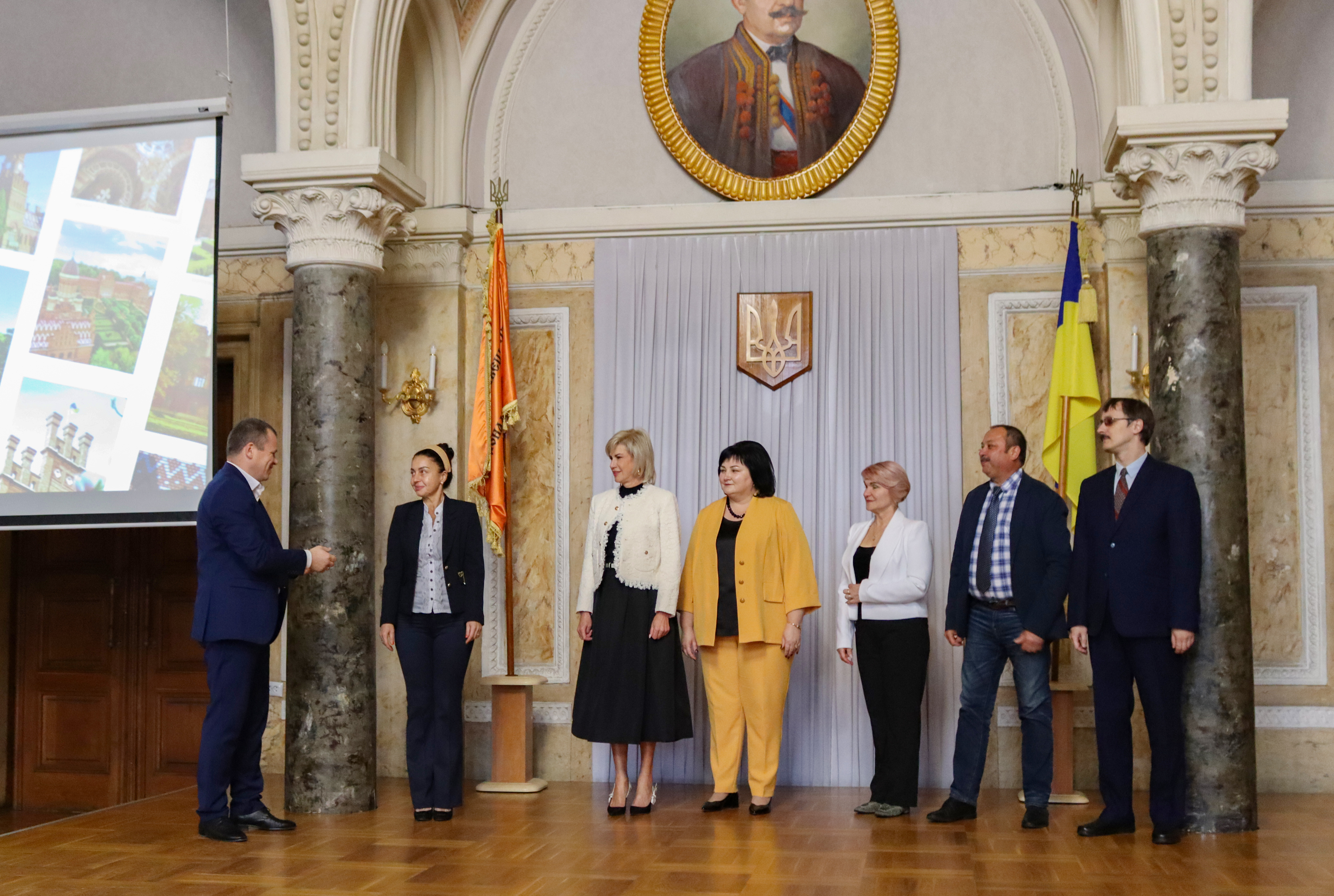 ВІТАЄМО З ВАГОМИМИ ВІДЗНАКАМИ