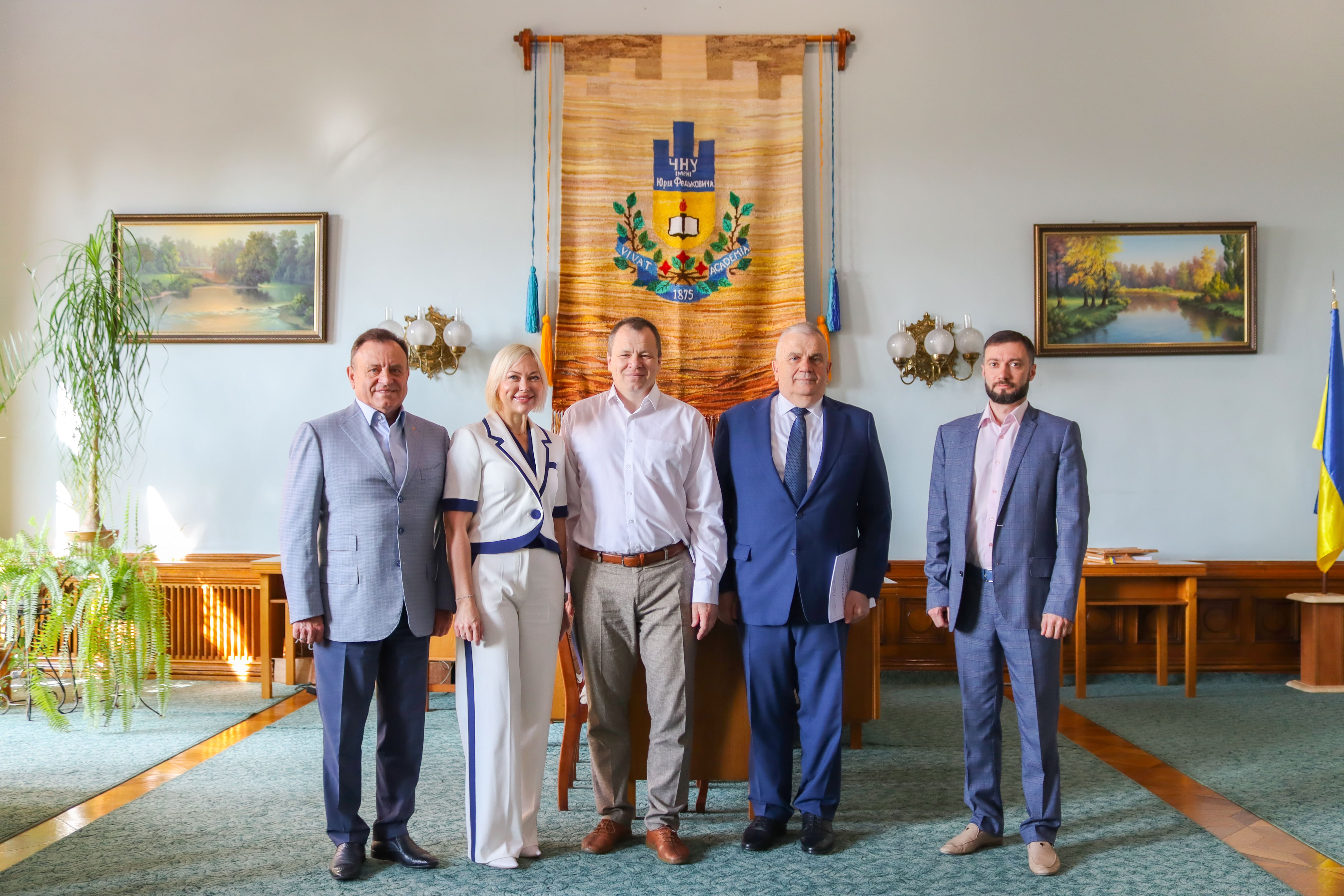 У ЧНУ підписали угоду про співпрацю з Конституційним Судом України