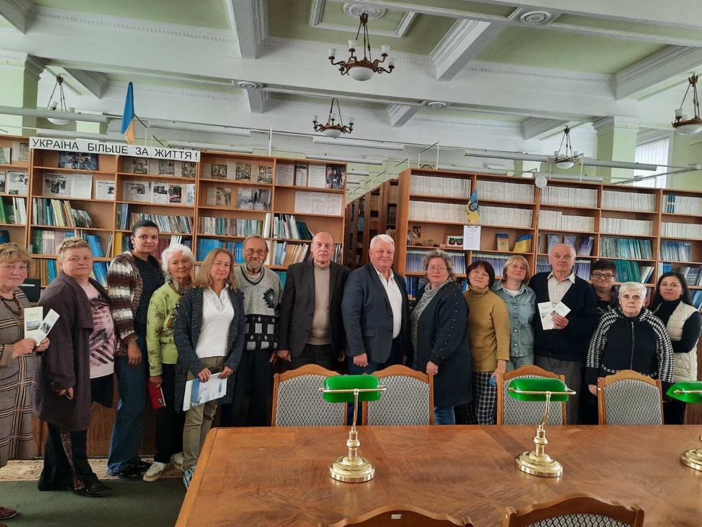 Презентація серії листівок в межах письменницько-бібліотечного марафону