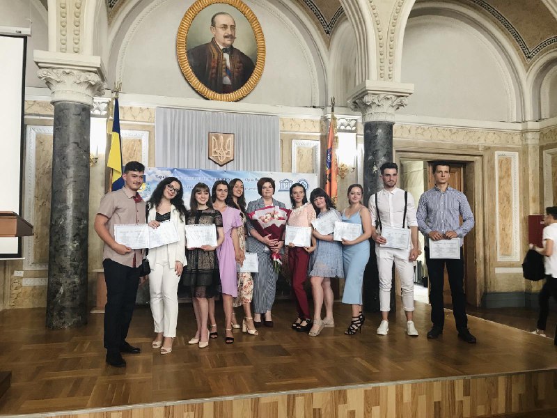 Випуск бакалаврів