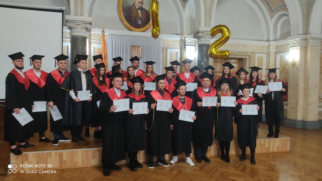 Вручення дипломів магістрам