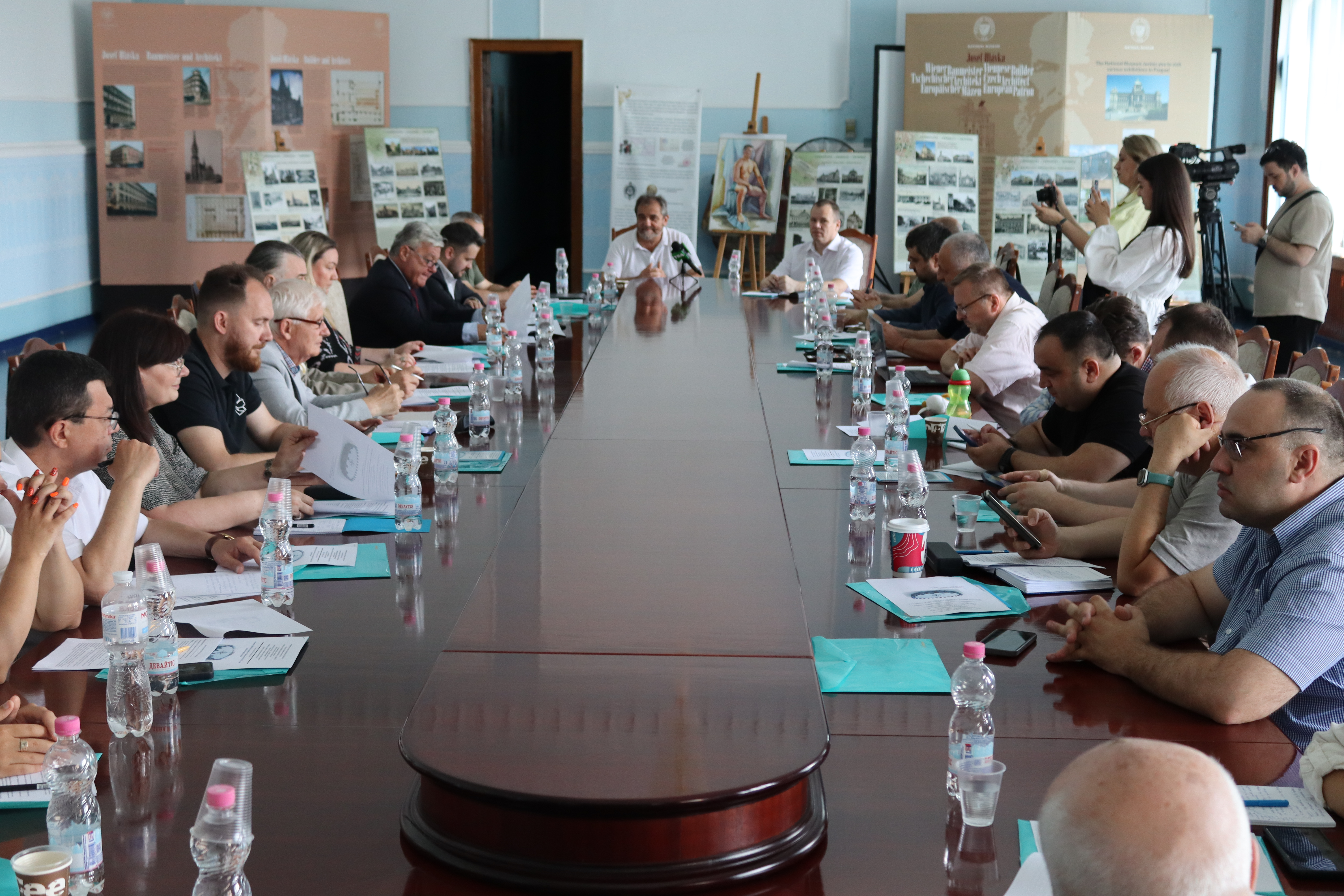 В університеті відбувся українсько-румунський круглий стіл