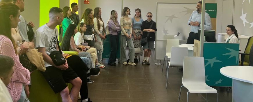 Студенти 2 курсу відвідали відділення УКРСИББАНКу в рамках вивчення навчального курсу «Фінанси підприємств», який викладає доц. Марусяк Н. Л.