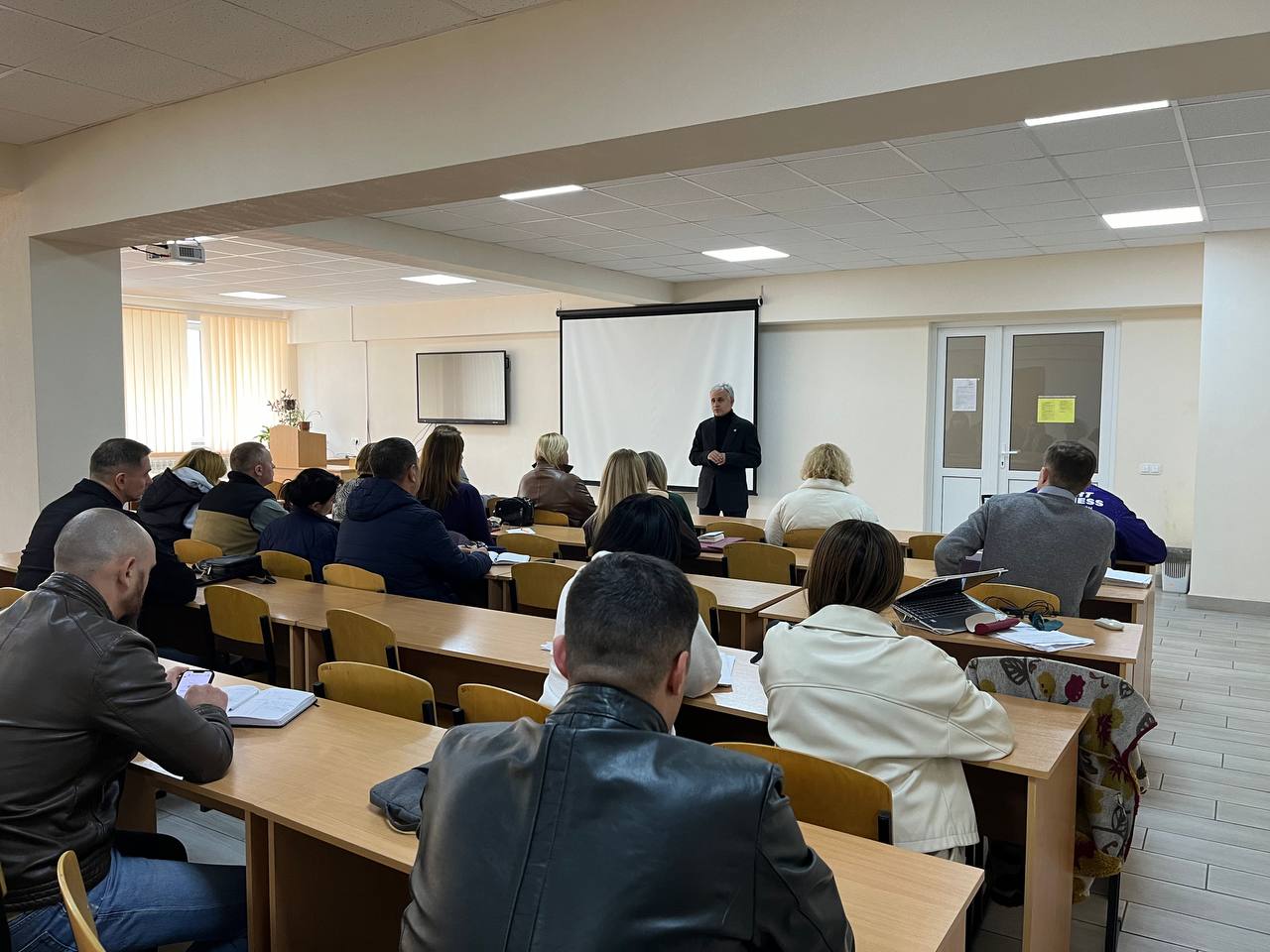 Актуальні підходи до організації та оцінювання наукової діяльності: зустріч із проректором ЧНУ імені Юрія Федьковича