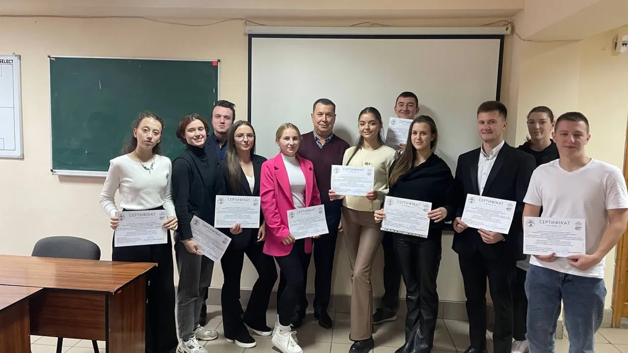 Студентський науковий семінар на тему «Українські вчені й педагоги: традиції, інновації, наукова спадщина»