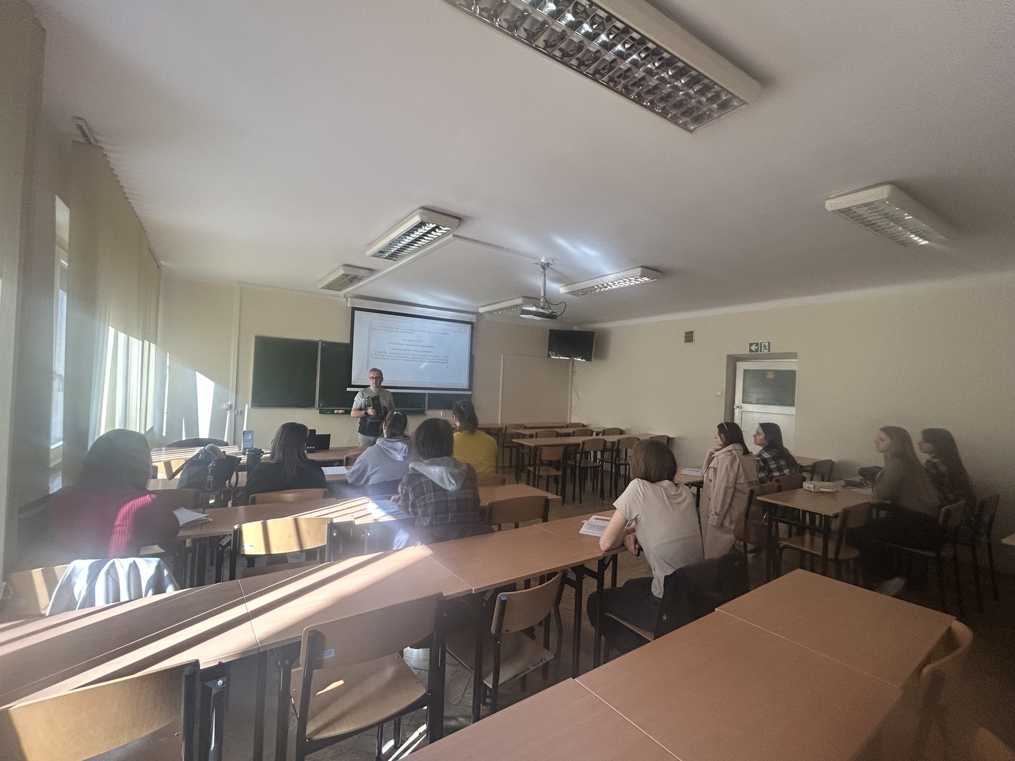 Доки хтось мріє, хтось здобуває 