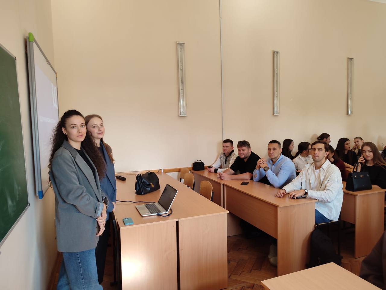 🌍 Освіта без кордонів: відкриваємо нові можливості! 