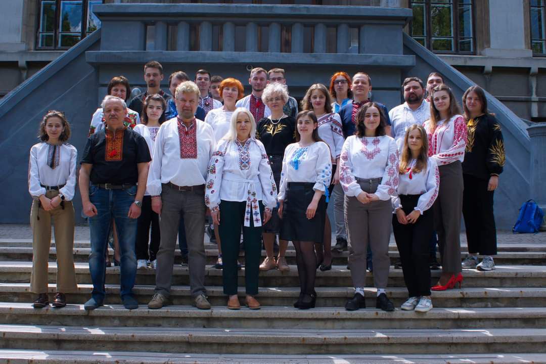 Вітаємо з Днем Вишиванки!