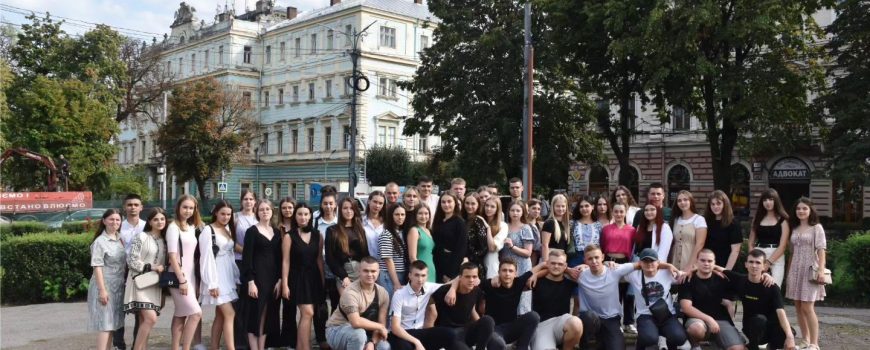 Перша зустріч новоспечених 71 студентів-фінансистів з колективом кафедри фінансів і кредиту