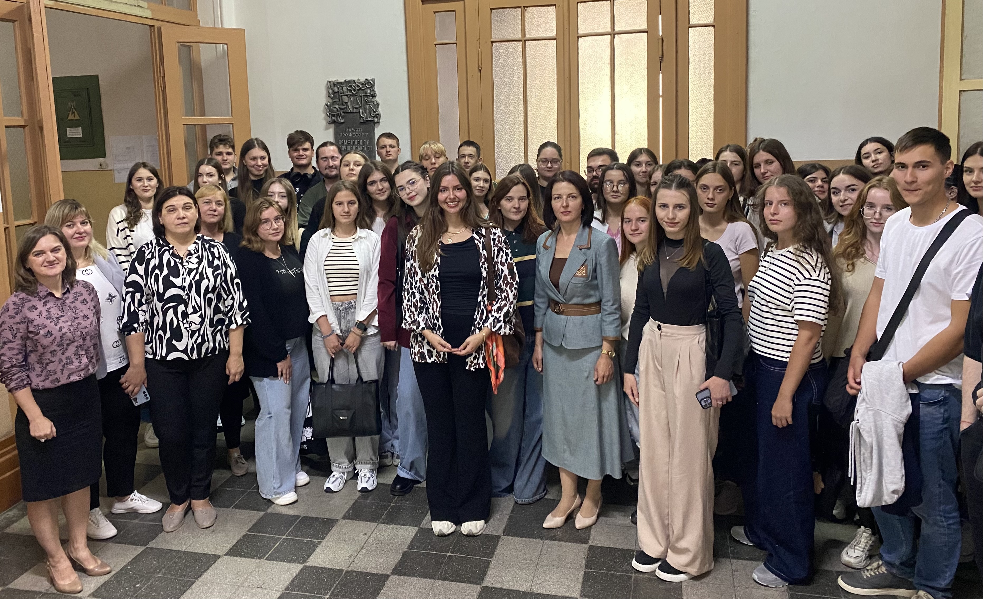 Візит дослідниці з Інституту дизайну білків Вашингтонського університету на кафедру біохімії та біотехнології