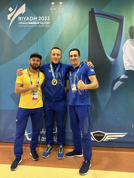 Роман Кізюк - перший Заслужений майстер спорту України з грепплінгу в Чернівцях  (тренер Горюк П.І)