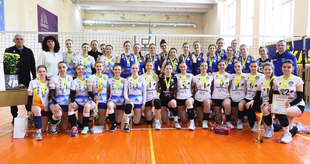 ВК «Воллейбук» Чернівецького національного університету імені Юрія Федьковича – чемпіонки V Всеукраїнського турніру з волейболу серед  жіночих команд