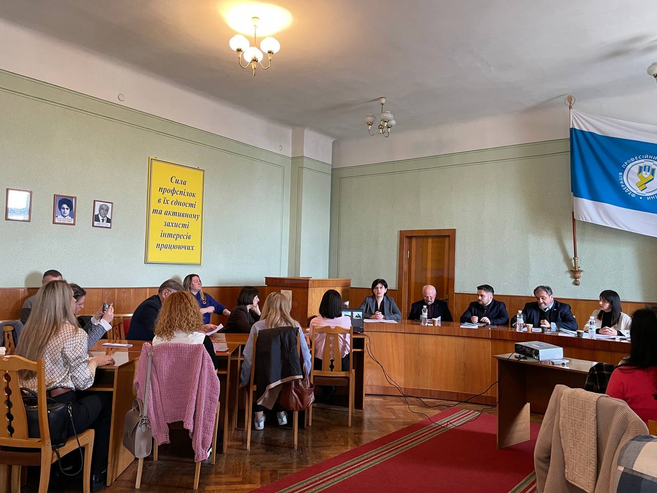 Викладачі та студенти кафедри журналістики взяли участь у круглому столі до Дня свободи інформації 