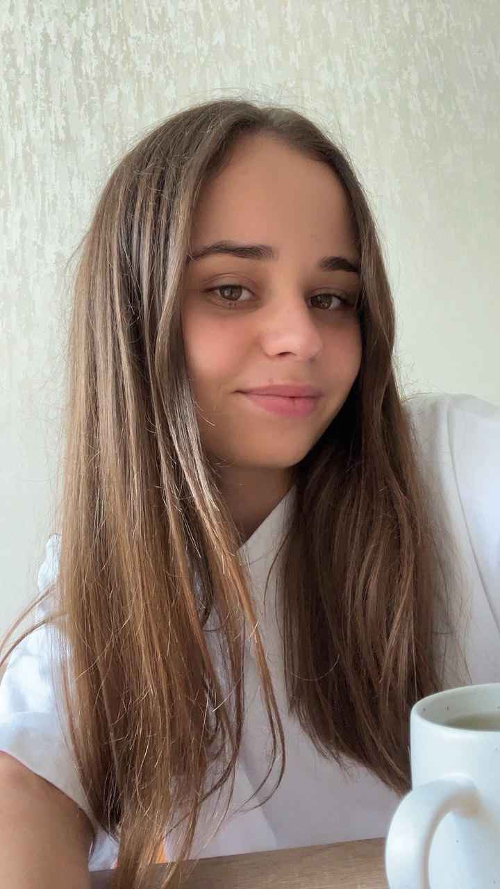 Анастасія ПЕХ (pekh.anastasiia@chnu.edu.ua);