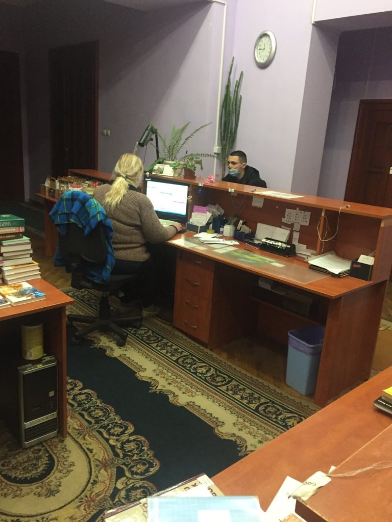 З сьогоднішнього дня студенти стали читачами величезного бібліографічного фонду наукової бібліотеки, яка стане їм у пригоді під нас навчання у нашому прекрасному ЗВО