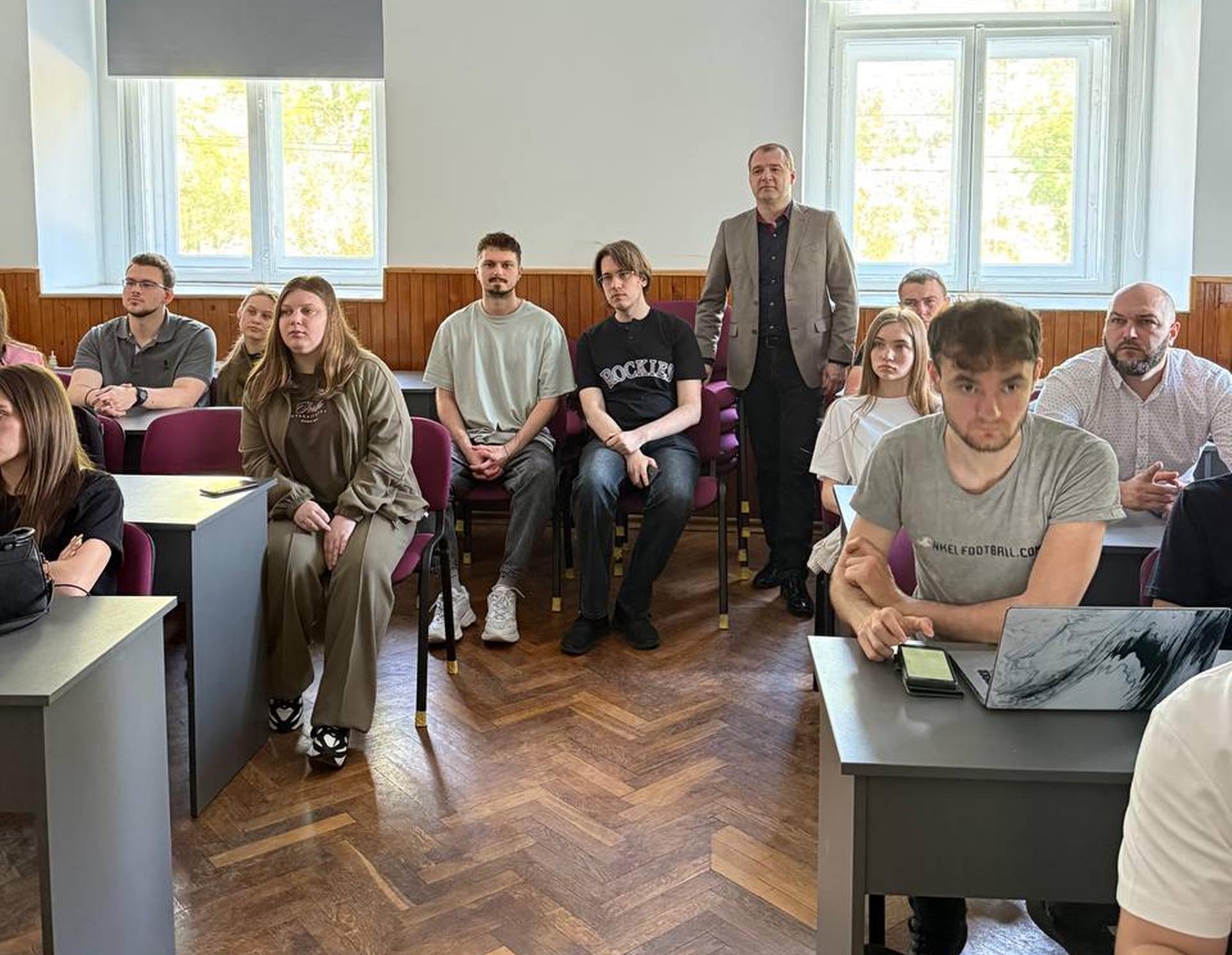 Круглий стіл «Інновації воєнного часу»