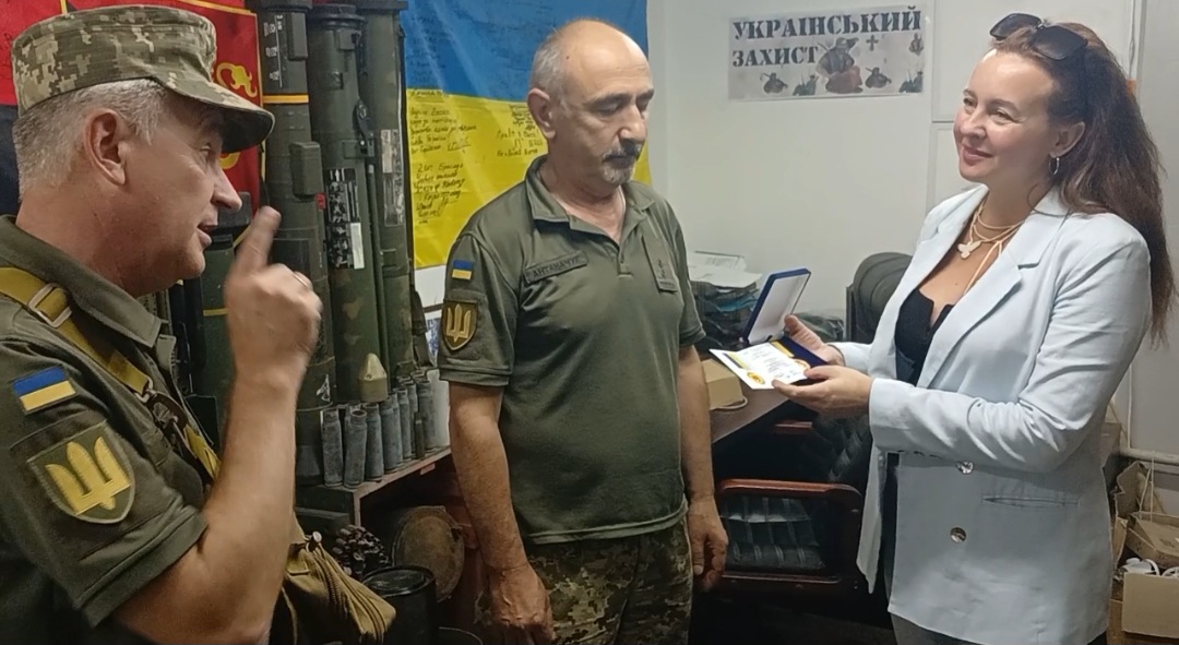 Заслужена артистка України Ірина Стиць отримала медаль "За волонтерську діяльність" 