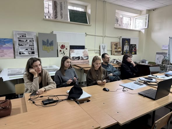 Онлайн зустрічі із німецькими колегами на рахунок перепроектування будівлі кафедри декоративно-прикладного мистецтва у м. Вижниця. 