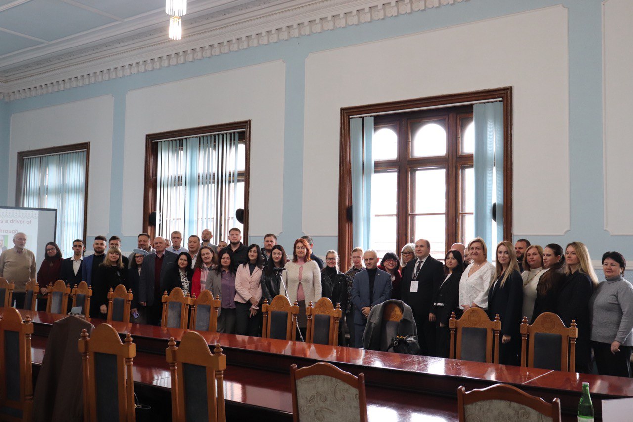 Викладачі й аспіранти факультету долучилися до панельних дискусій з питань науки та інтернаціоналізації