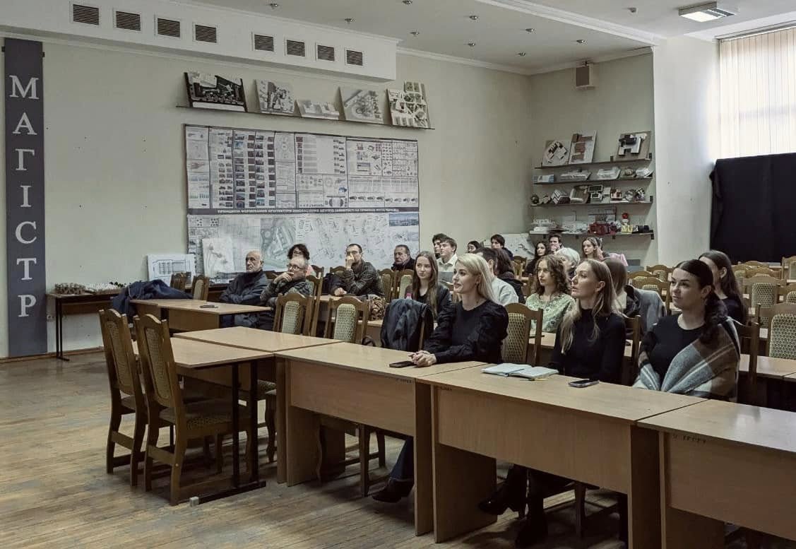 Відбувся перший етап конкурсу на розробку логотипів ФАБДПМ!