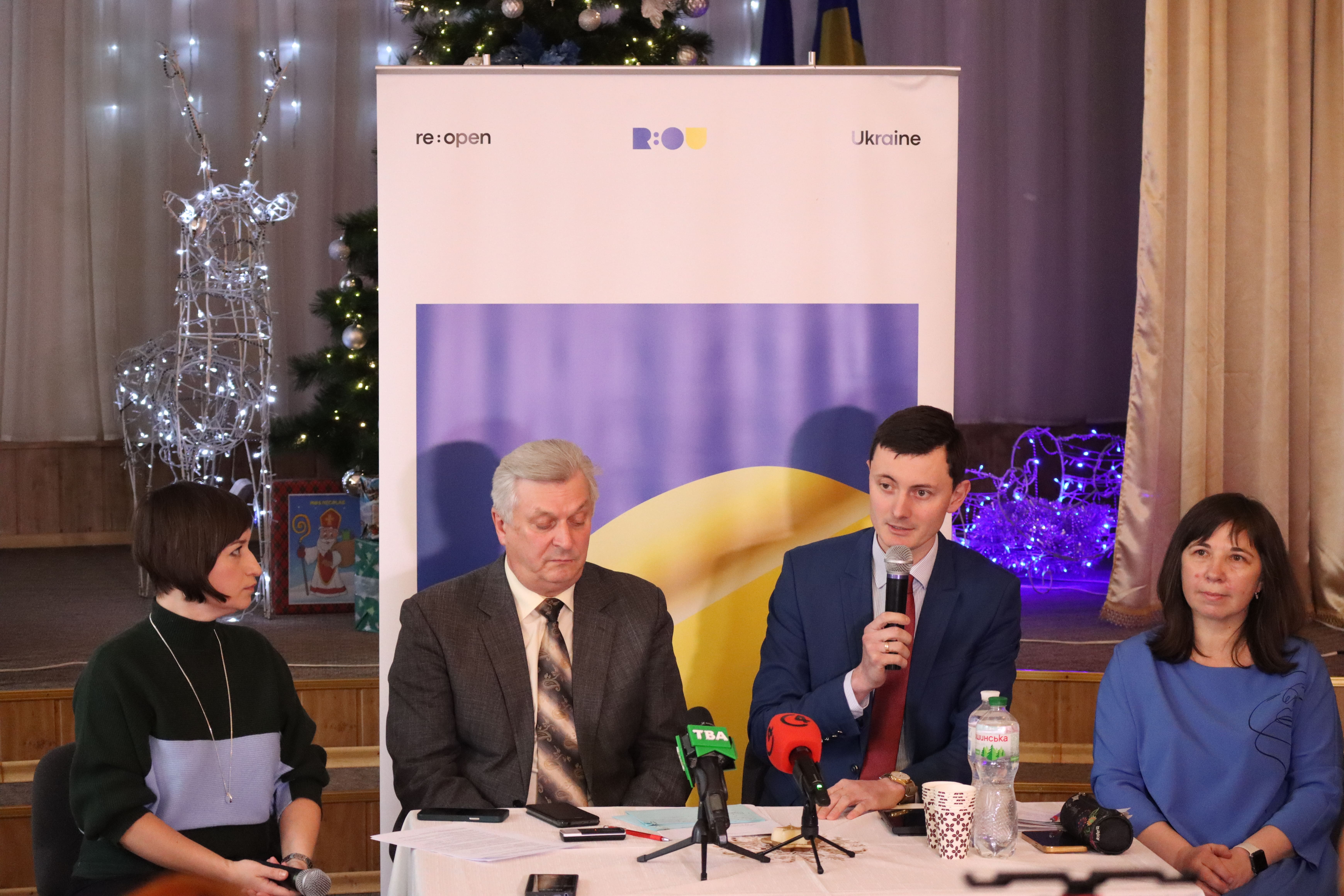 Викладачі філологічного факультету взяли участь у дискусії про освітній досвід національних спільнот на Буковині
