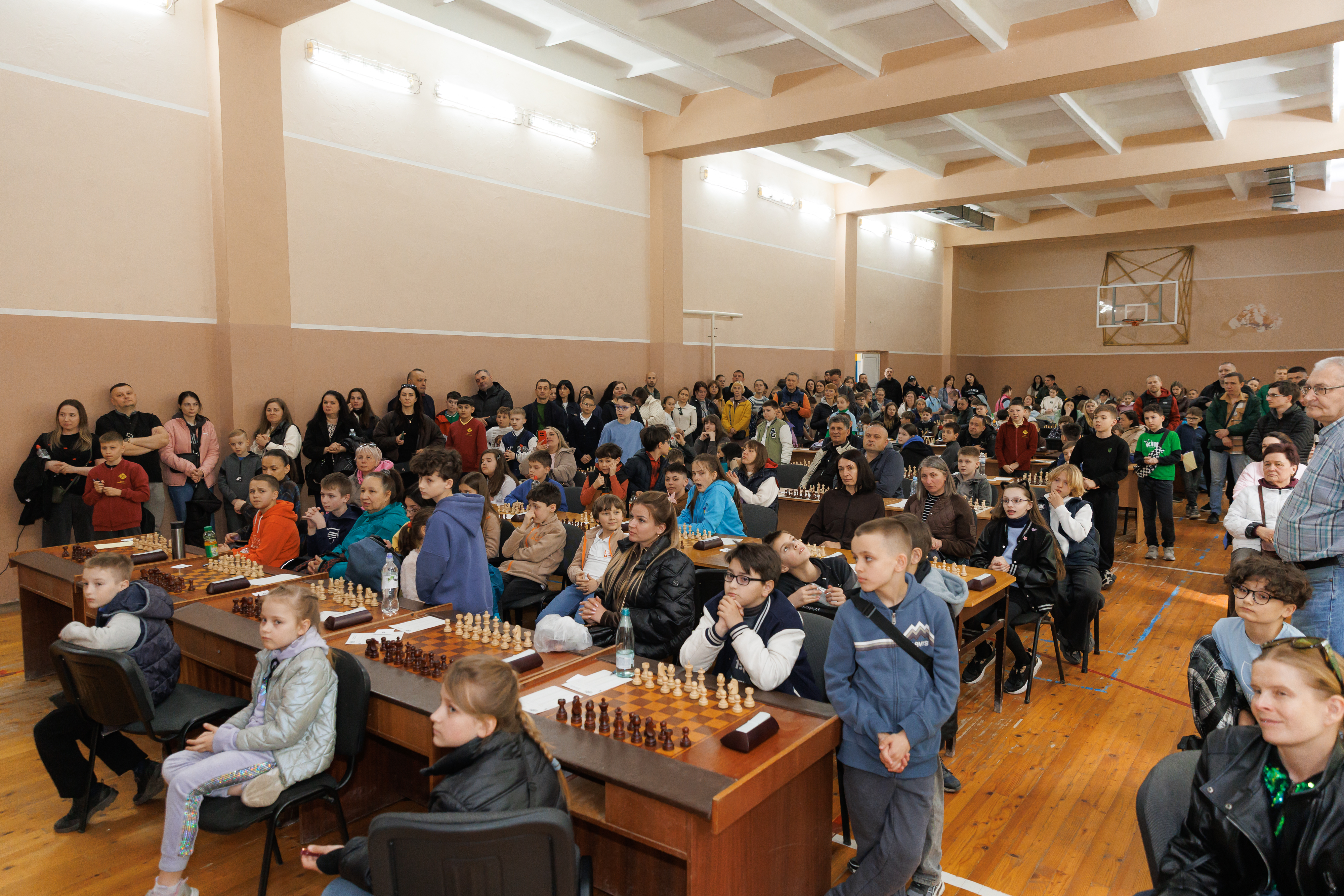 Чемпіонат України з шахів серед юнаків та дівчат до 12 років стартував у Чернівцях