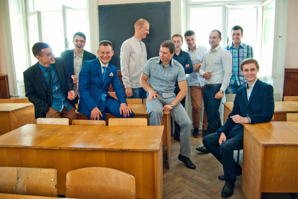 Випуск 2015
