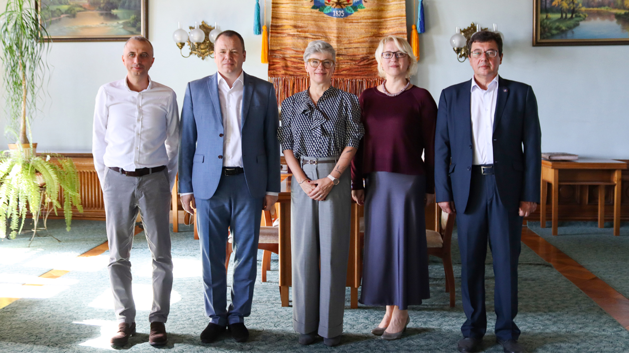 Візит Надзвичайного і Повноважного Посла Канади Наталки Цмоць до Чернівецького національного університету імені Юрія Федьковича