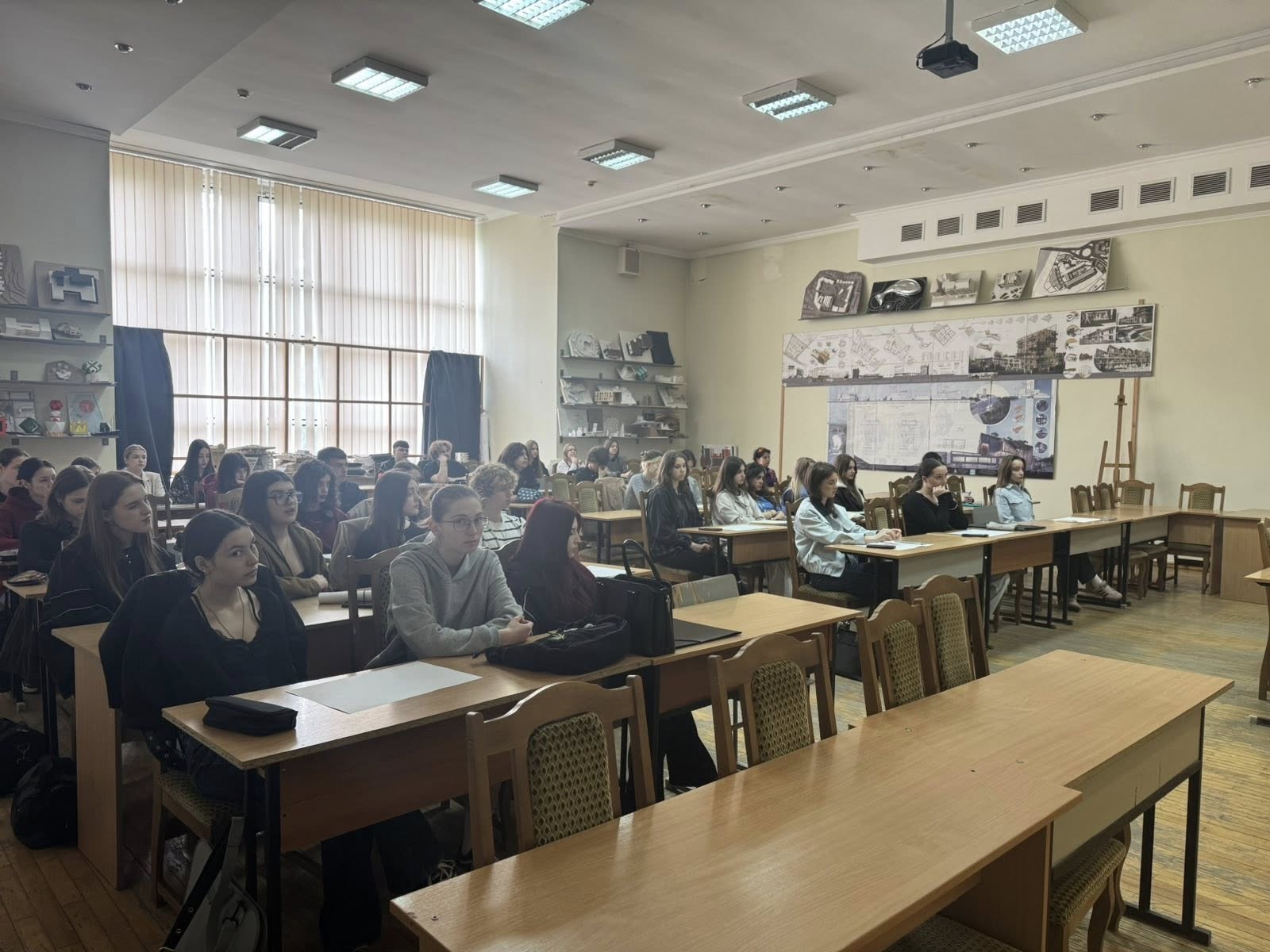 У межах профорієнтаційної роботи успішно пройшов третій етап інтенсиву «Як підготуватися до творчого конкурсу», присвячений блоку композиції.