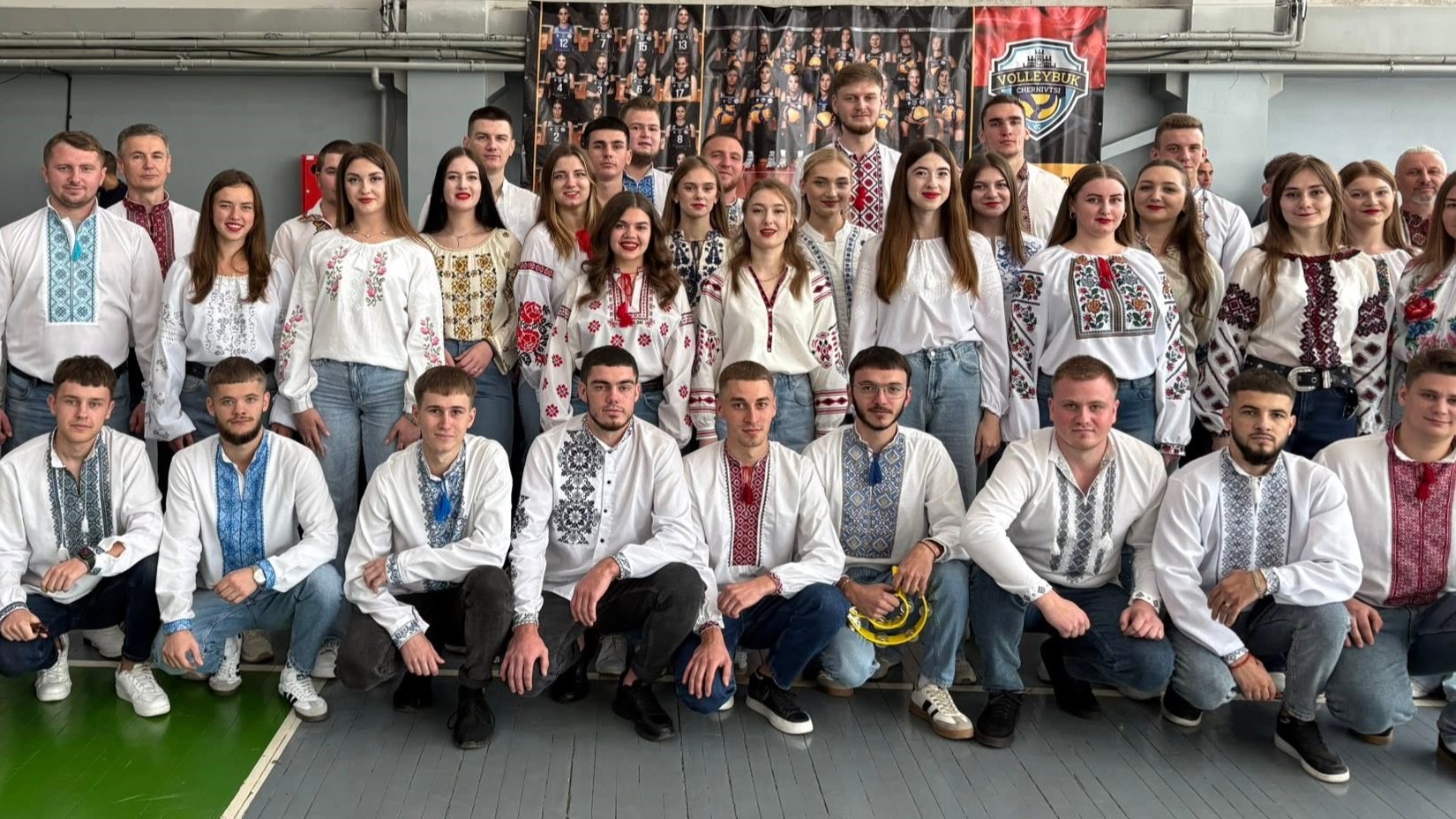 Хор «Резонанс» на урочистому відкритті волейбольного свята до 150-річчя ЧНУ