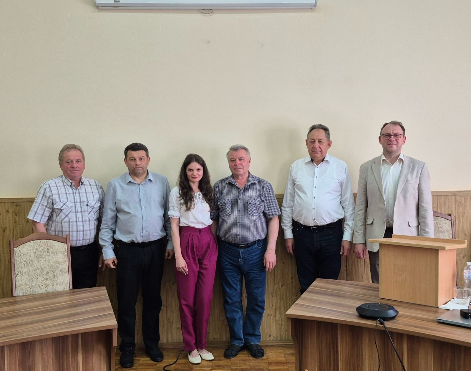 Вітаємо з успішним захистом дисертації!