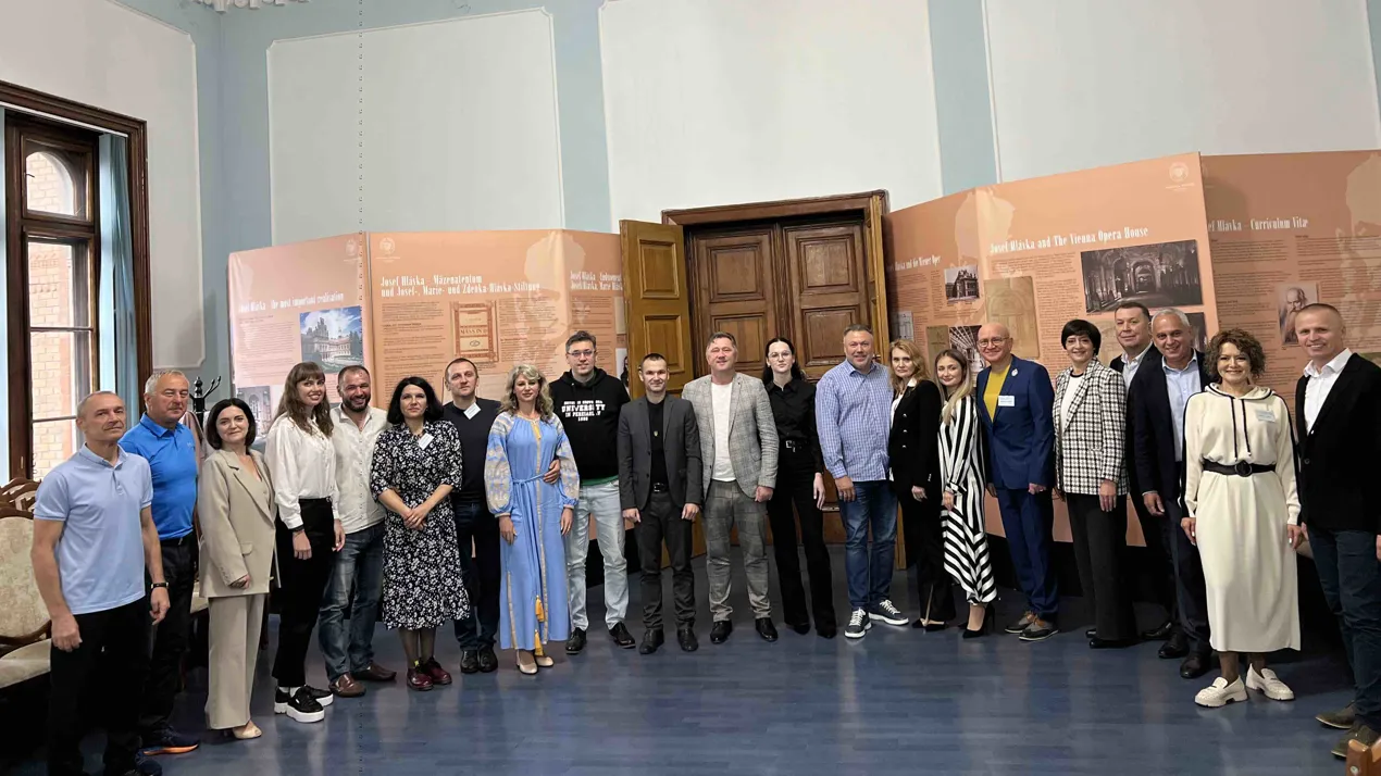Відбувся Всеукраїнський круглий стіл, присвячений 149-ій річниці ЧНУ