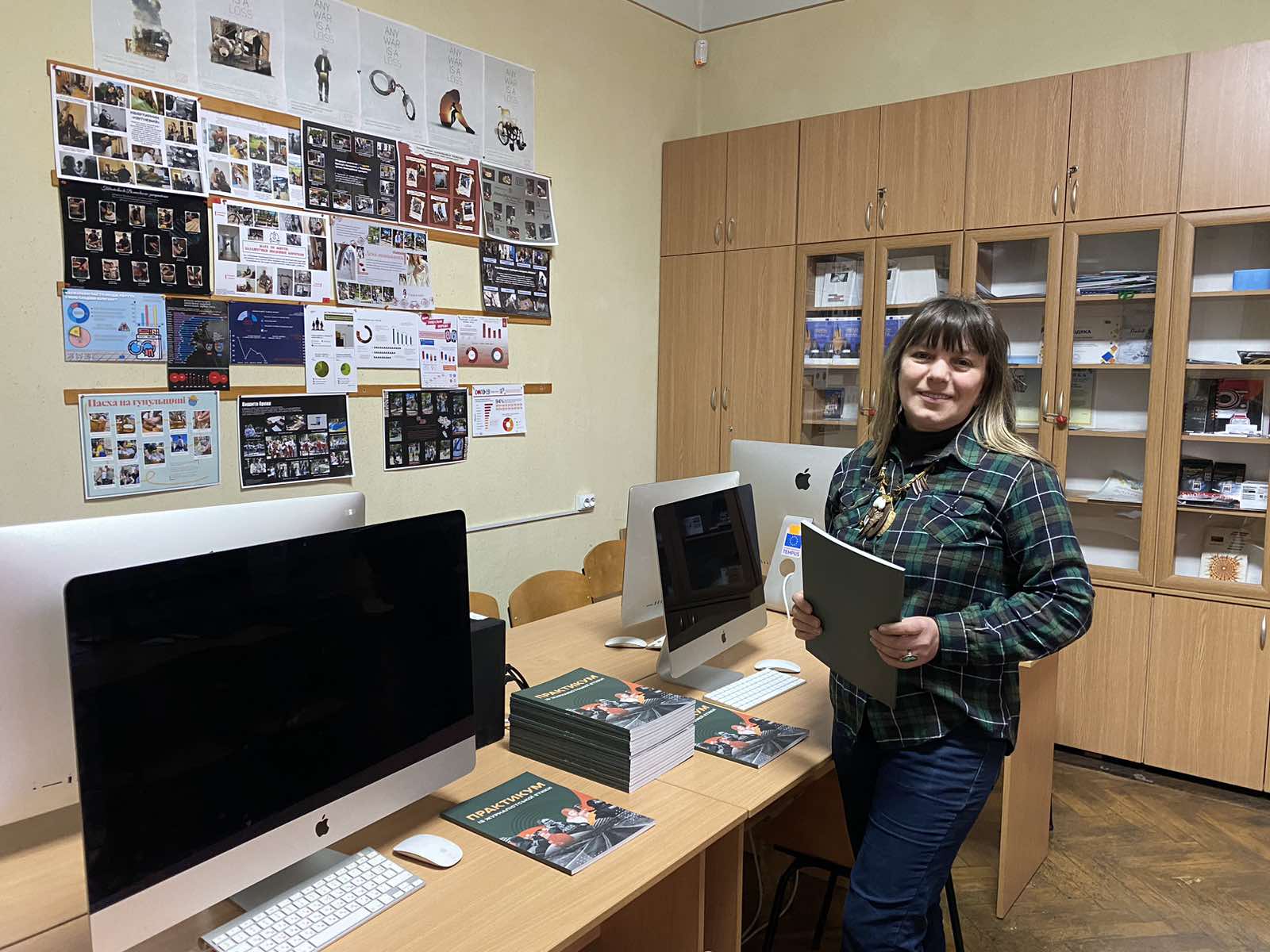 Нове видання – «Практикум із журналістської етики»