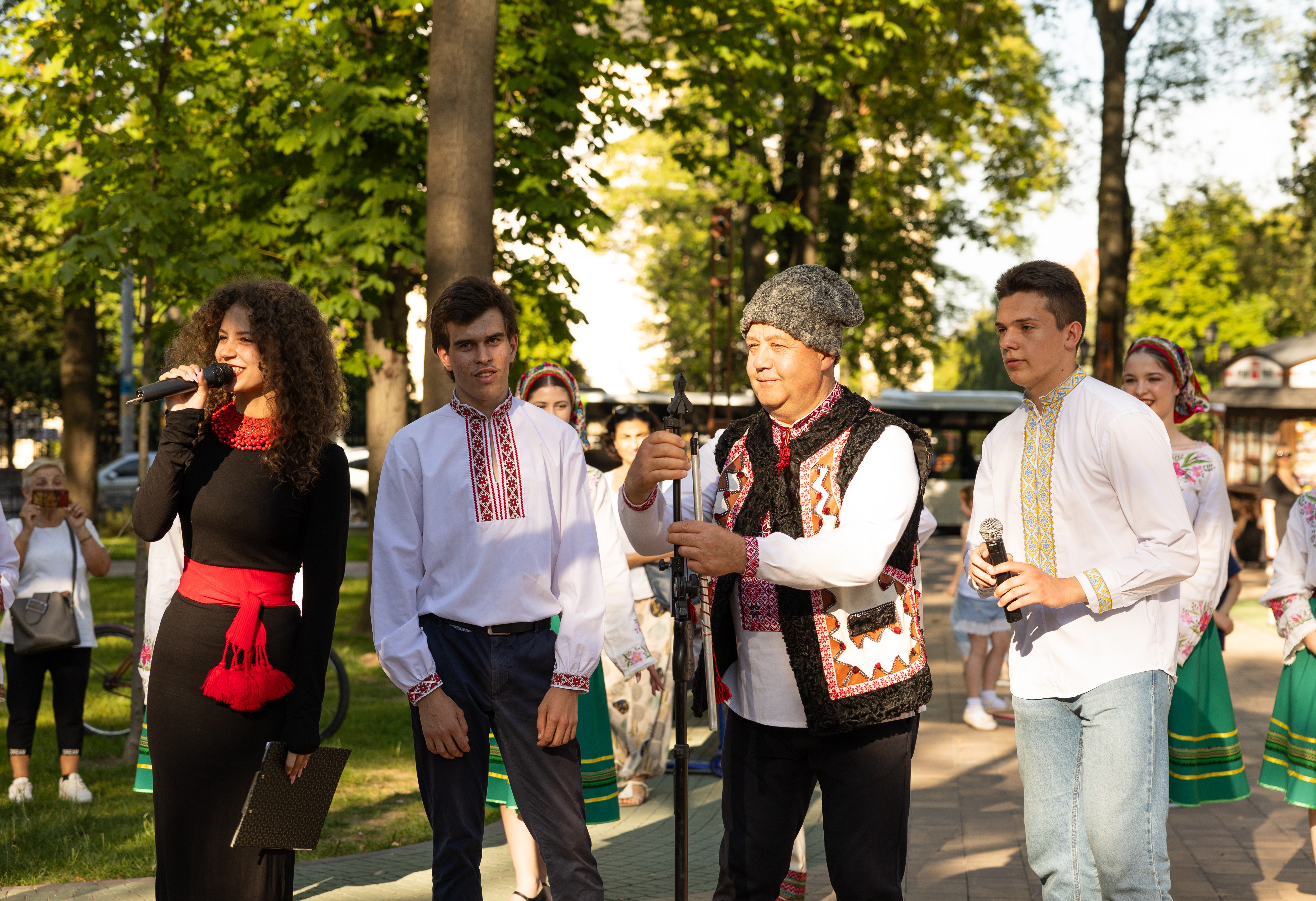 Благодійний вечір народної пісні