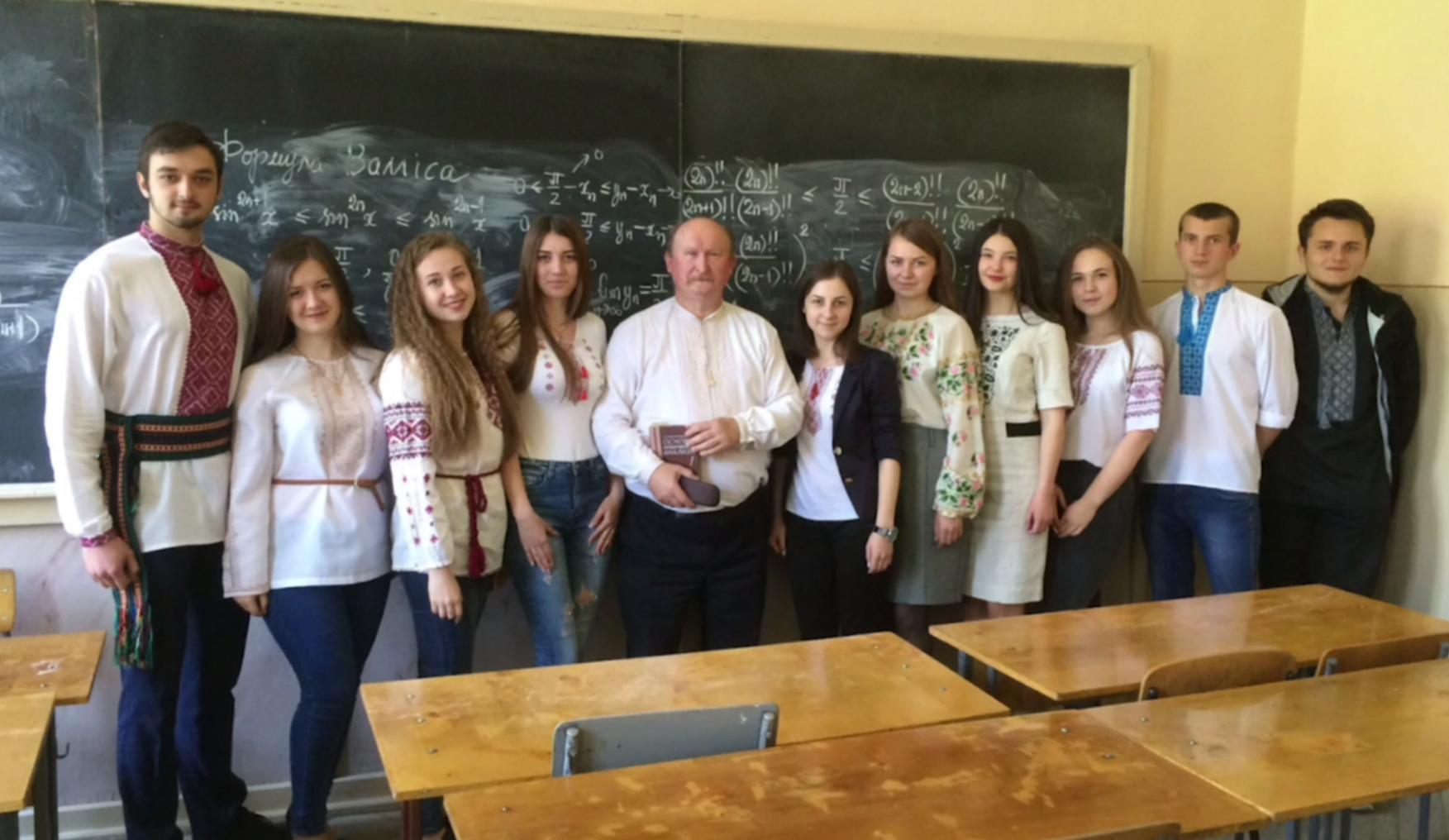 Відео від випускників-бакалаврів 2020 року