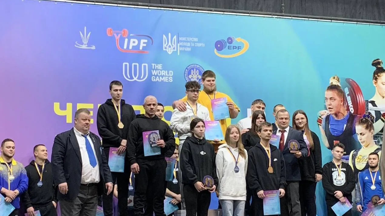 Студенти ЧНУ ім. Юрія Федьковича здобули призові місця на чемпіонаті України з пауерліфтингу