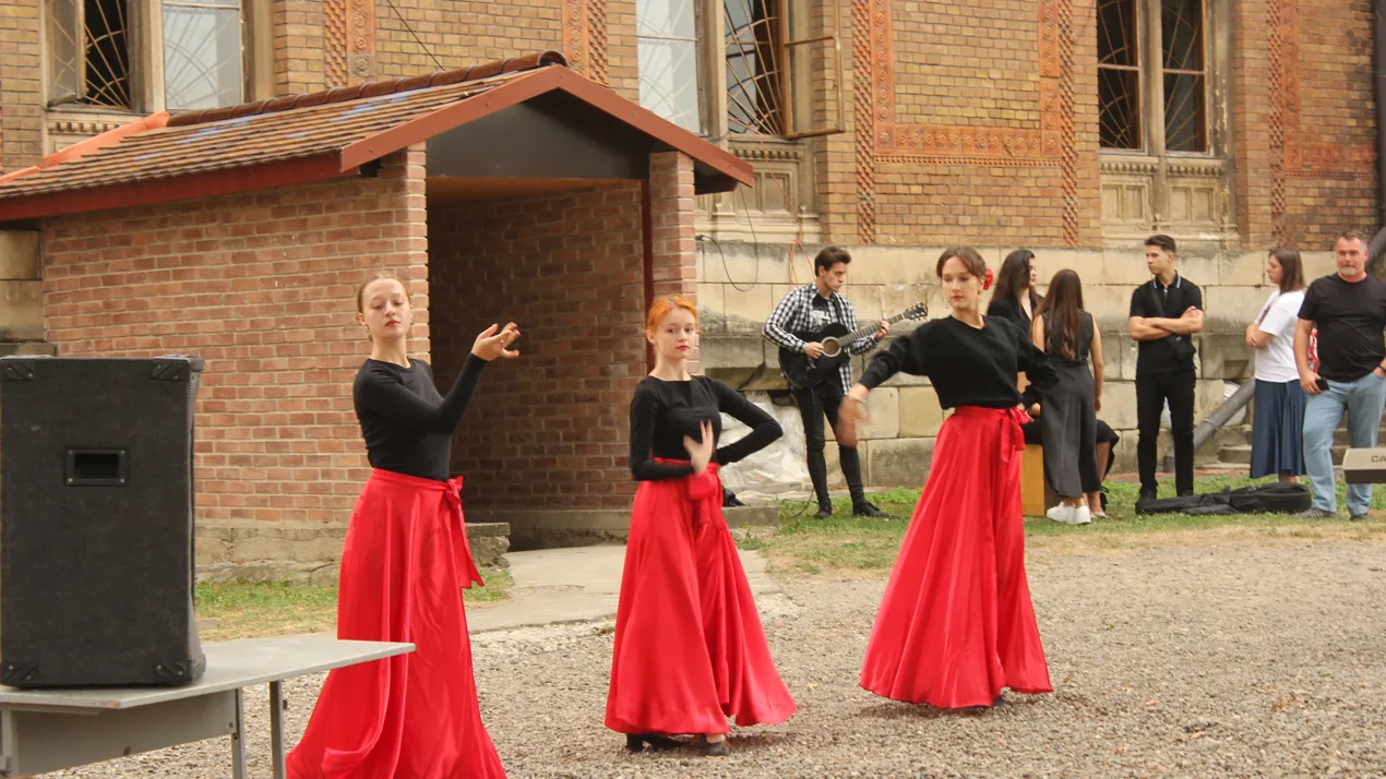 Квартирник під дубом з найкращими студентами університету проведено!