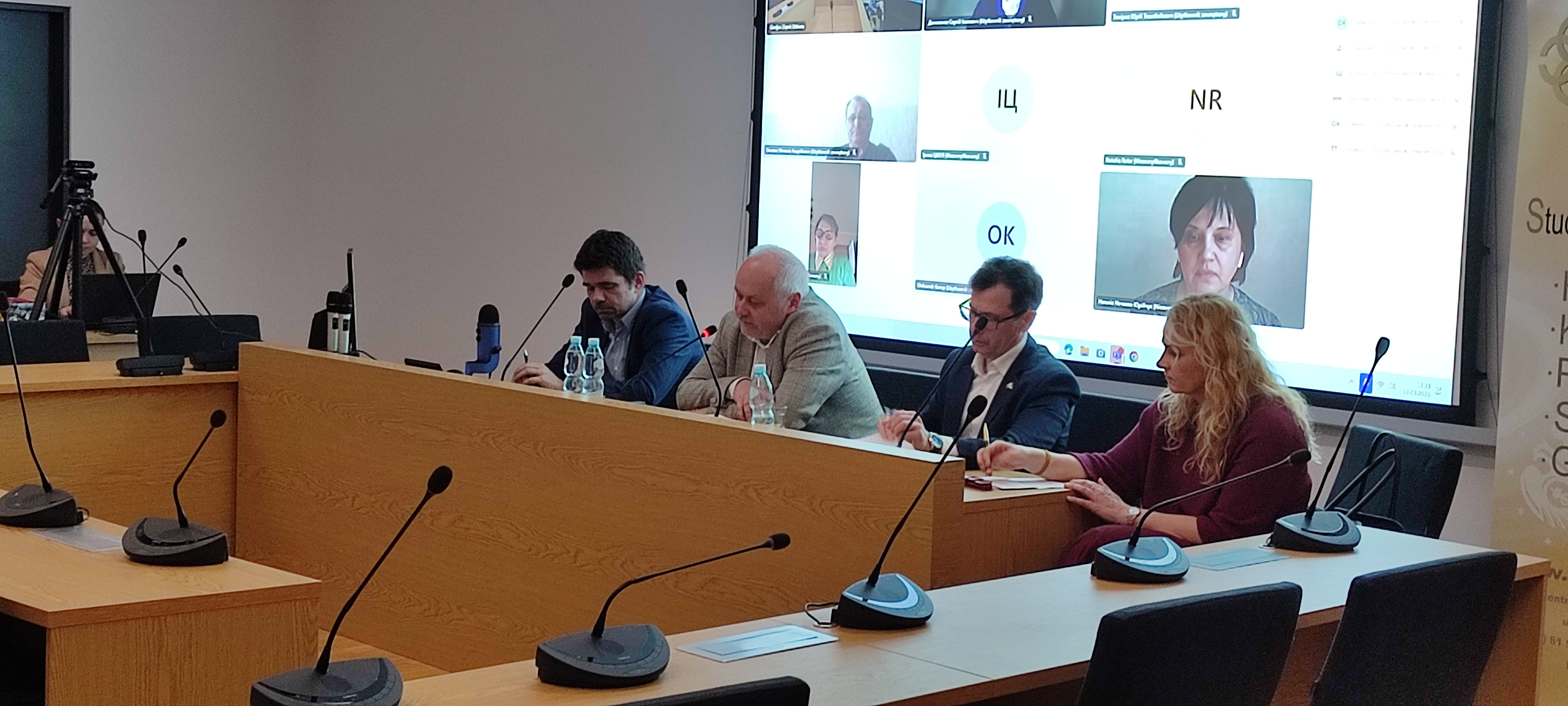 "Нові глобальні безпекові загрози vs ресурси регіональної суб'єктності та акторності ЦСЄ"