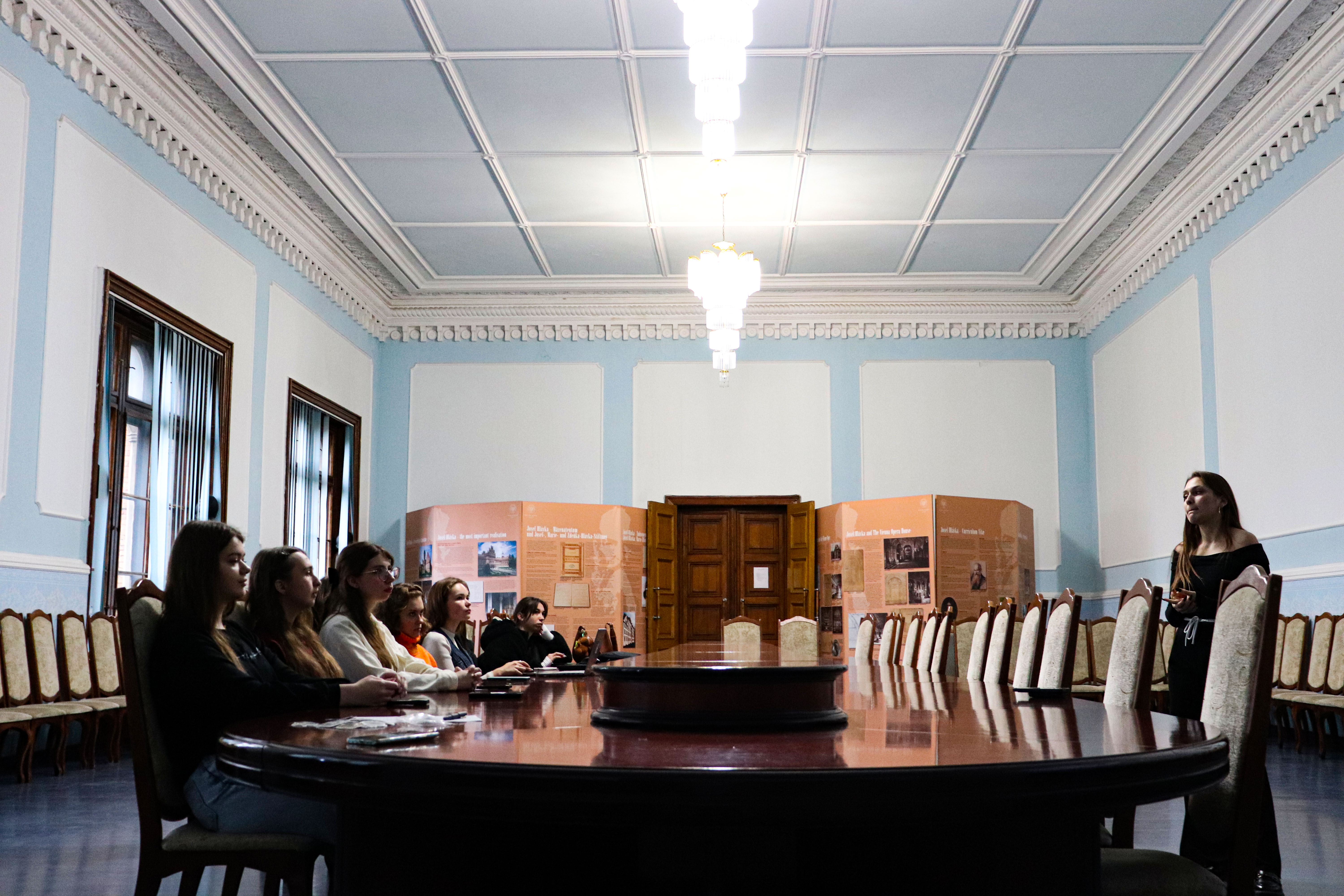 Навчання інформагентів та амбасадорів: лекція про TikTok, як інструмент інформаційного розвитку