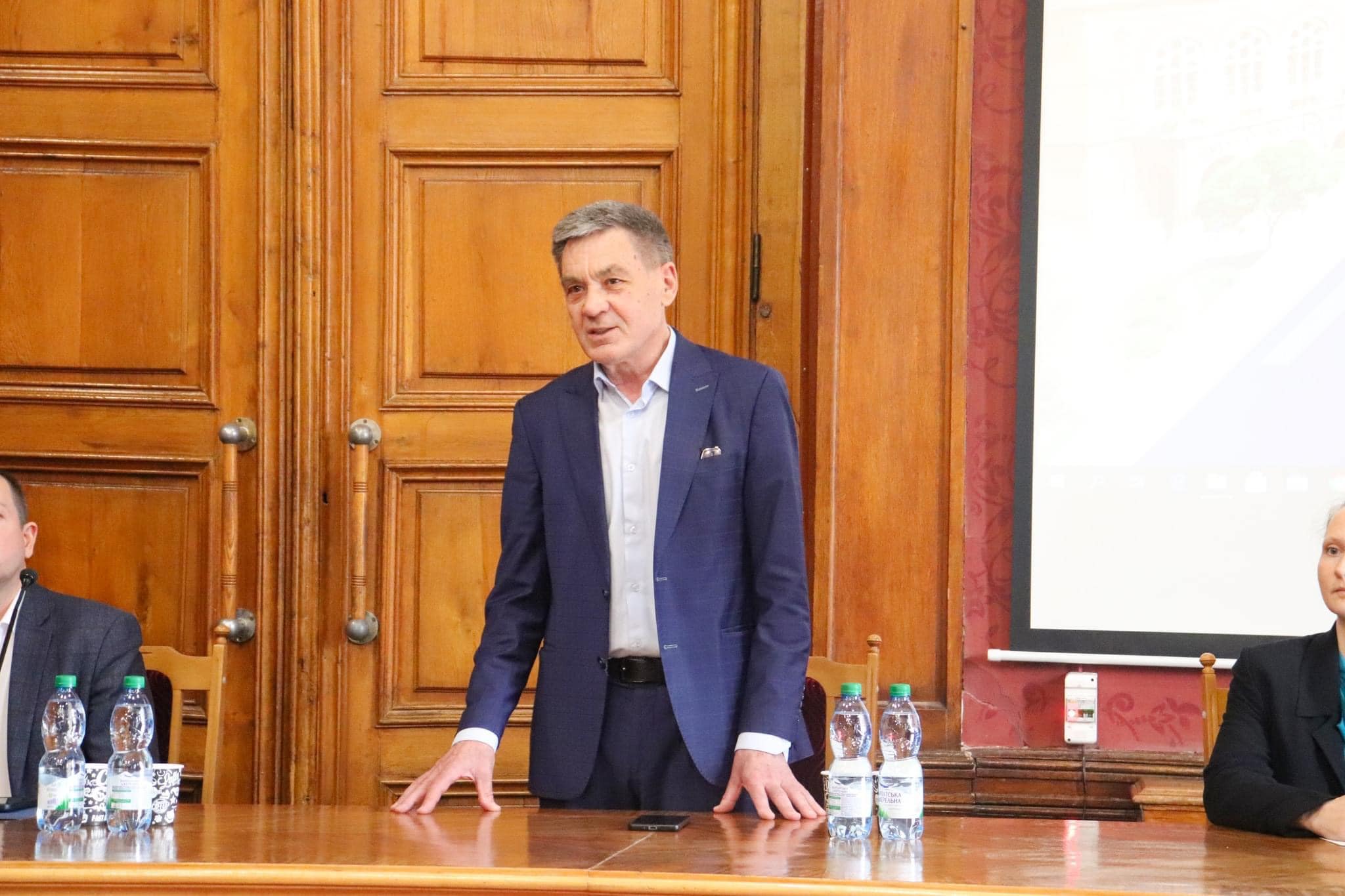 Вступне слово та привітання учасників від голови організаційного комітету конференції – ректора університету Романа Петришина