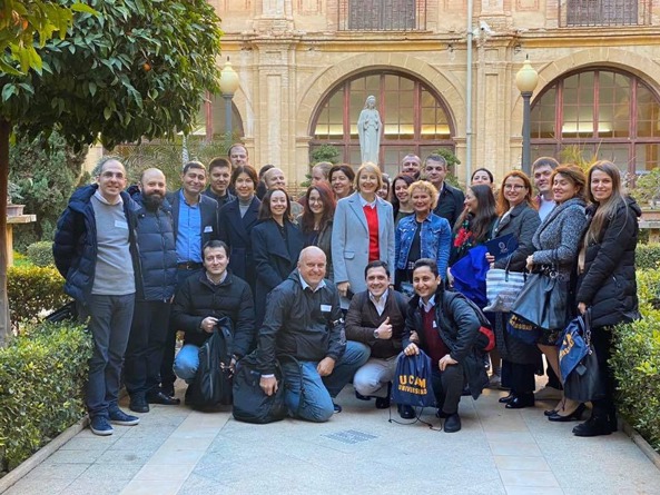 img-b66ade3e92800411564cad44e85544a6-v