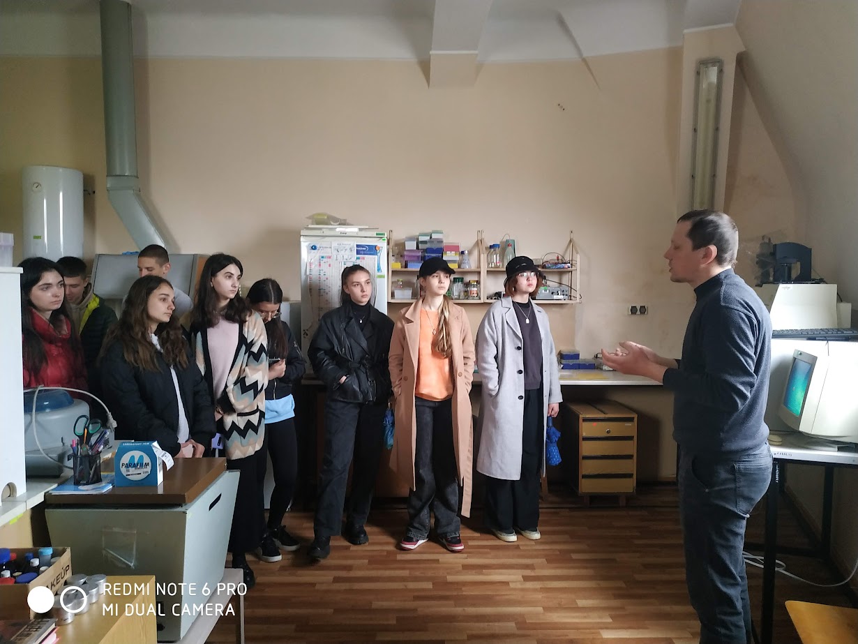 Наукова зустріч школярів із співробітниками кафедри молекулярної генетики та біотехнології