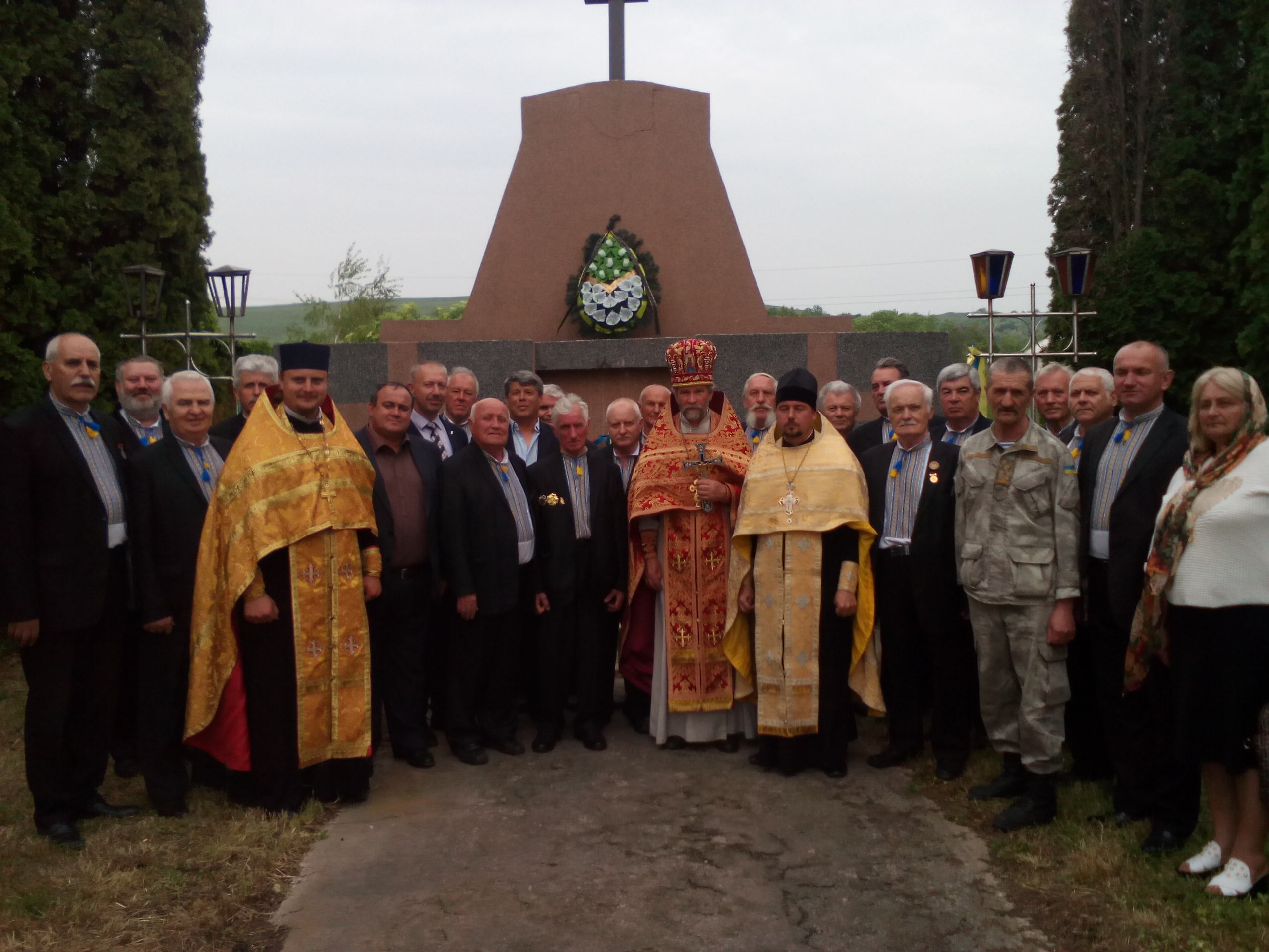 Березень 2018 року. На відкритті пам’ятника загиблим борцям за волю України (с. Великий Кучурів Сторожинецького району).   