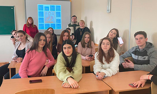 Наші менеджери-третьокурсники формують своє портфоліо за ідеальною формулою: формальна + неформальна освіта