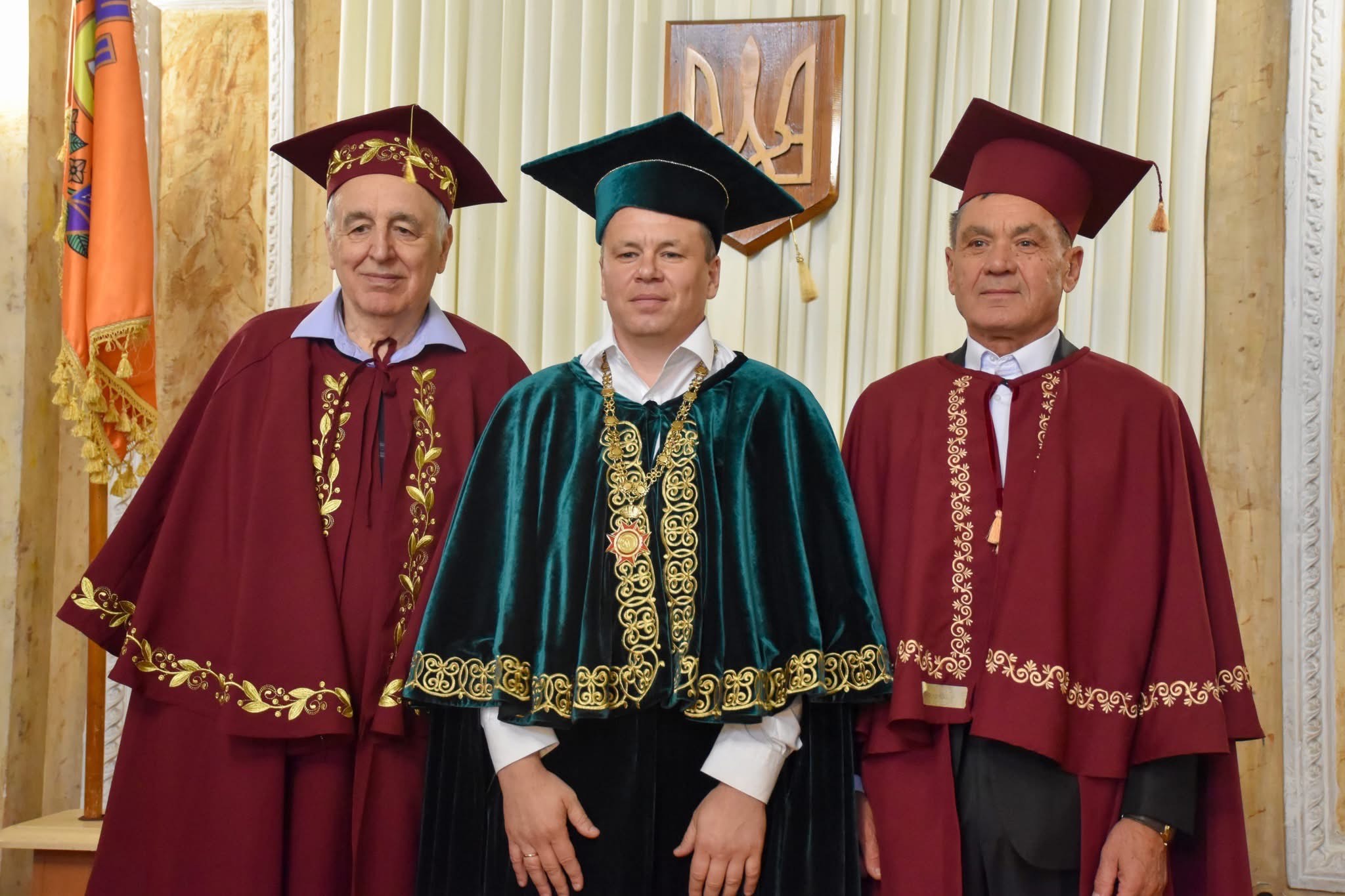 Вітаємо професора Романа Івановича Петришина з почесним званням!