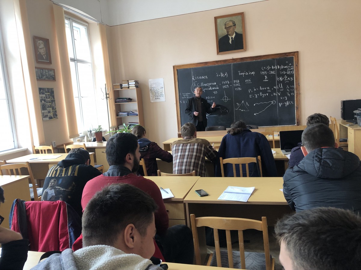 Цикл лекцій від член-кореспондента НАН України Аркадія Чикрія, 2019 рік