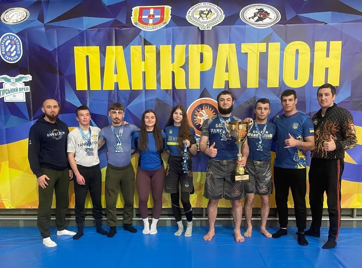 Вітання тренерам та студентам Чернівецького національного університету