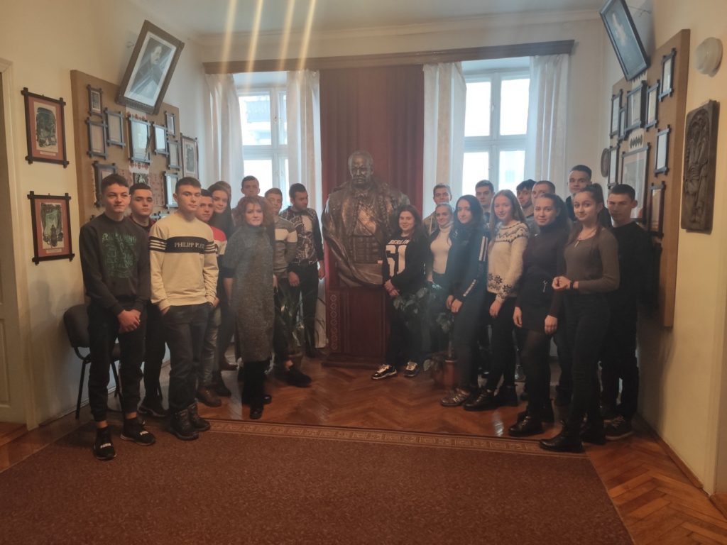 Екскурсія студентів 105 та 106 груп спеціальності Середня освіта. Фізична культура в музей імені Ю. Федьковича