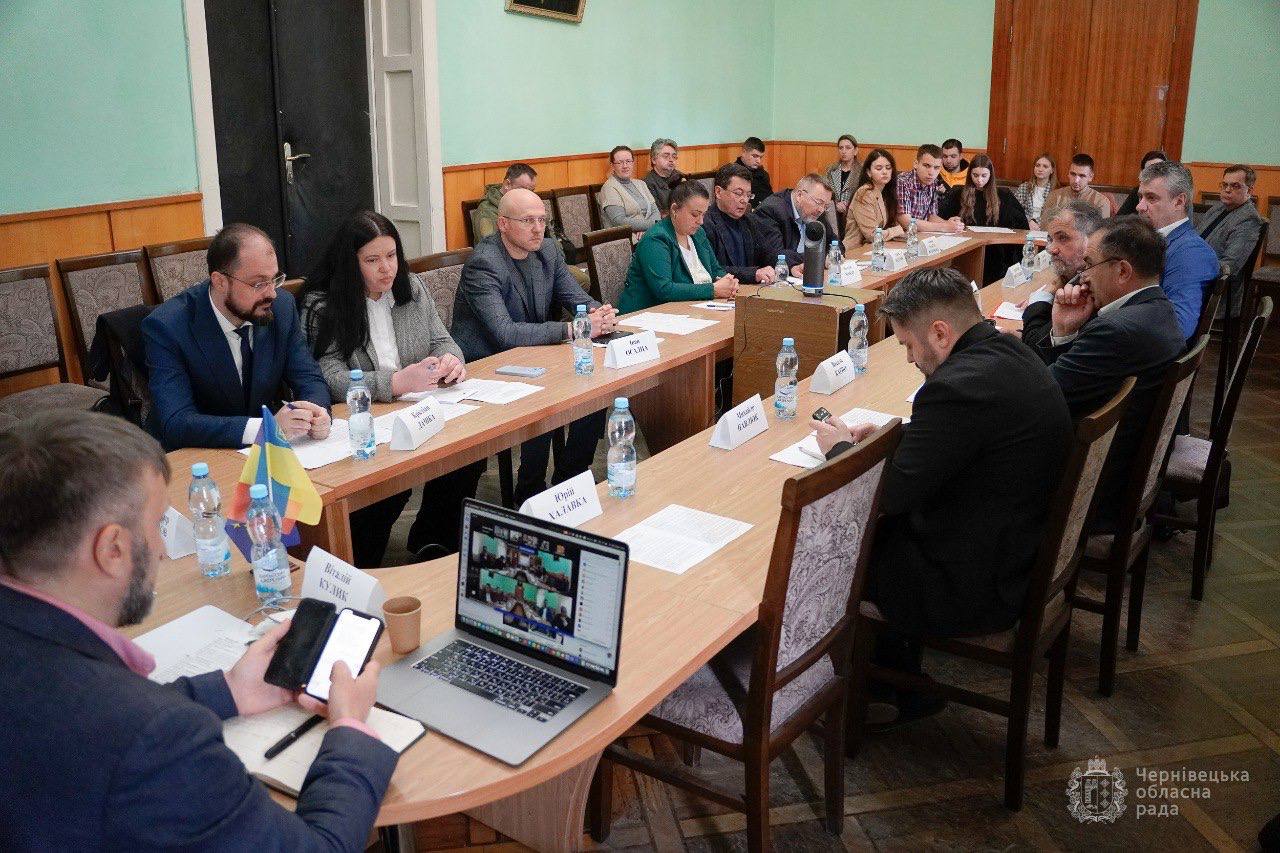 У Чернівцях обговорили, як Росія впливає на вибори в Республіці Молдова та Румунії через дезінформацію